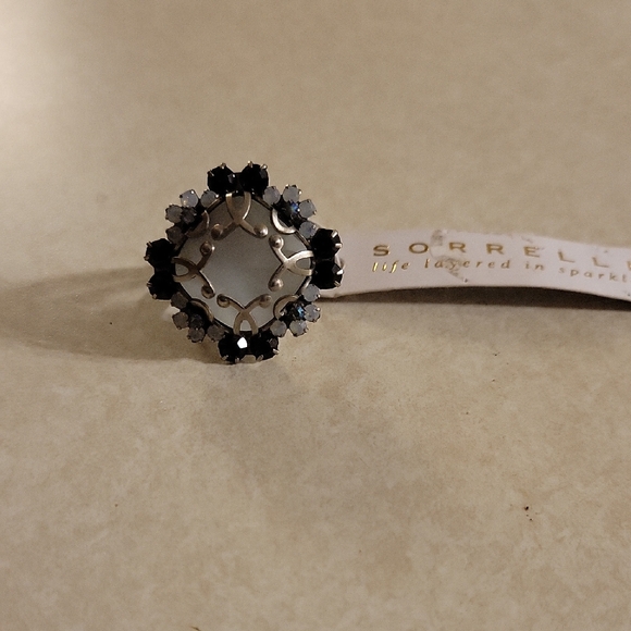 Sorrelli Black and Silver Crystal Ring - Picture 1 of 7